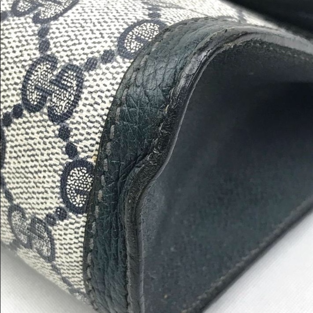SOLD 🔴 🌟 Authentic Gucci pouch - Picture 5 of 9
